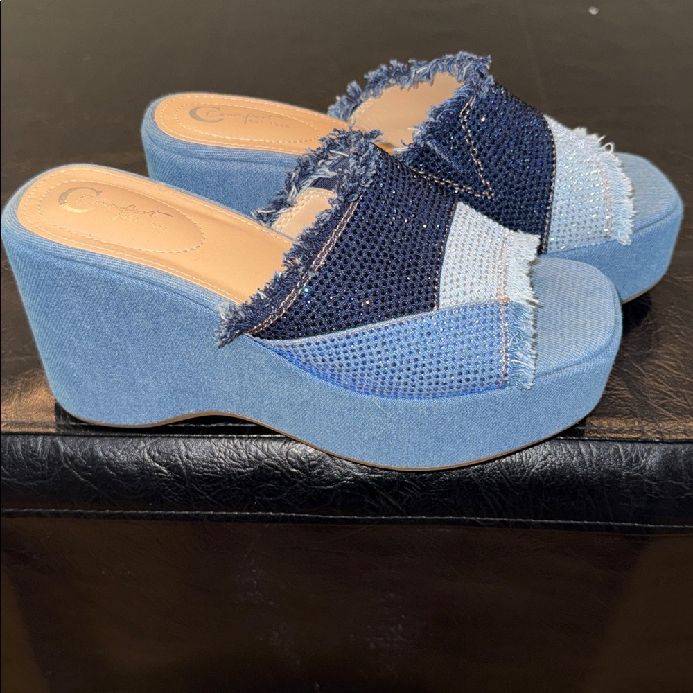 Blue Crystal Embellished Women's Wedge Sandals, EUC, size 7 - Picture 4 of 7